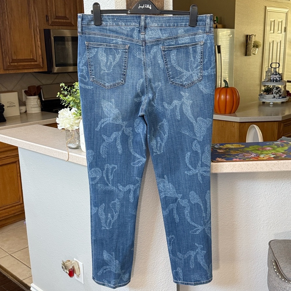 Chico’s So Slimming Girlfriend Slim Leg Ankle Floral Jeans - Picture 9 of 15